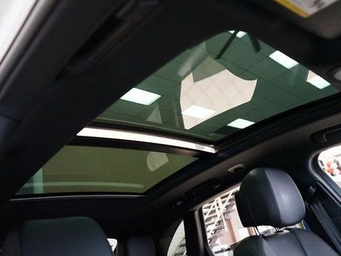 Used 2017 Porsche Macan S image 9