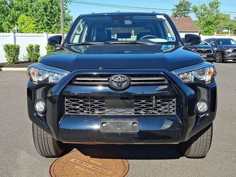 Used 2020 Toyota 4Runner SR5 Premium w/ Moonroof Package AWD/4WD image 2