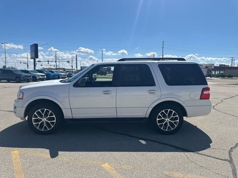 Used 2017 Ford Expedition XLT w/ Equipment Group 202A image 3