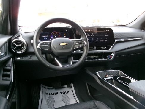 Used 2025 Chevrolet Equinox LT w/ Convenience Package II image 17