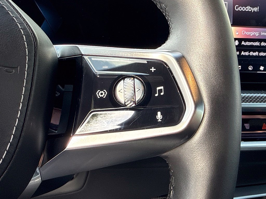Certified 2024 BMW i7 xDrive60 AWD/4WD image 24