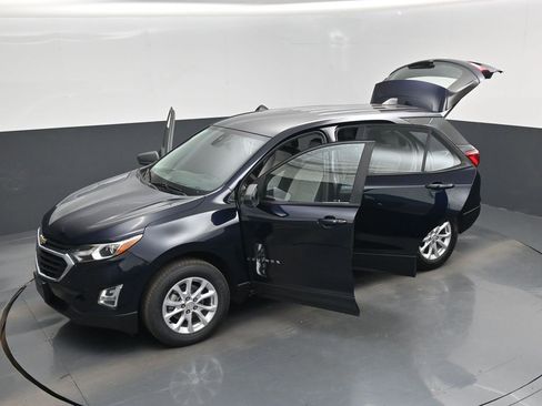 Used 2021 Chevrolet Equinox LS image 59