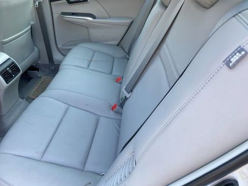 Used 2013 Toyota Camry XLE image 12