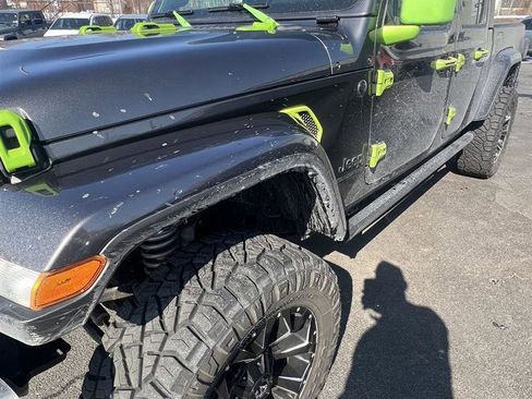 Used 2022 Jeep Gladiator Sport image 8