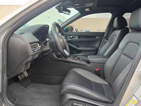 Used 2025 Honda Civic Sport Touring image 9