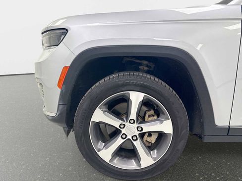 Used 2023 Jeep Grand Cherokee L Limited AWD/4WD image 18