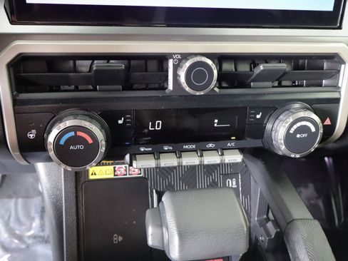 Used 2024 Toyota Tacoma TRD Off-Road w/ TRD Off Road Upgrade Package AWD/4WD image 16