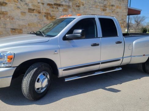 Used 2007 Dodge Ram 3500 Truck SLT RWD image 2