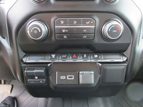 Used 2022 Chevrolet Silverado 3500 LT image 32