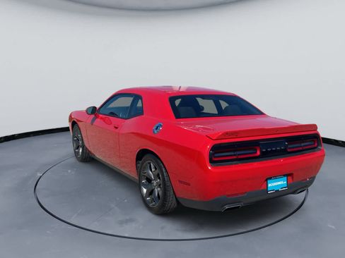 Used 2016 Dodge Challenger SXT RWD image 8
