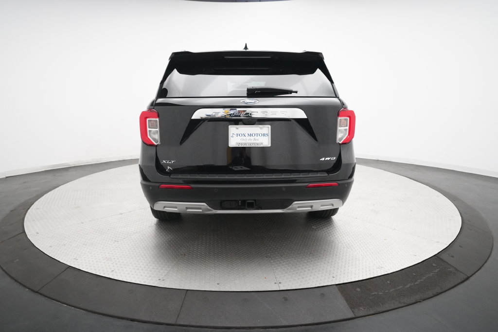 Used 2024 Ford Explorer XLT w/ Equipment Group 202A AWD/4WD image 27