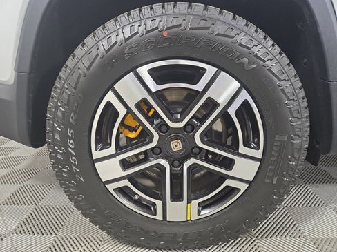 Used 2022 Rivian R1T Adventure image 12