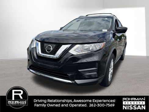 Used 2017 Nissan Rogue SV w/ SV Premium Package AWD/4WD image 2