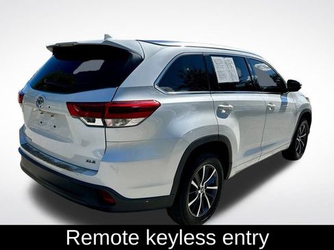 Used 2017 Toyota Highlander XLE image 5