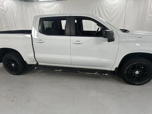 Used 2022 Chevrolet Silverado 1500 LT image 2