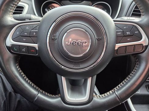 Used 2018 Jeep Compass Latitude image 13