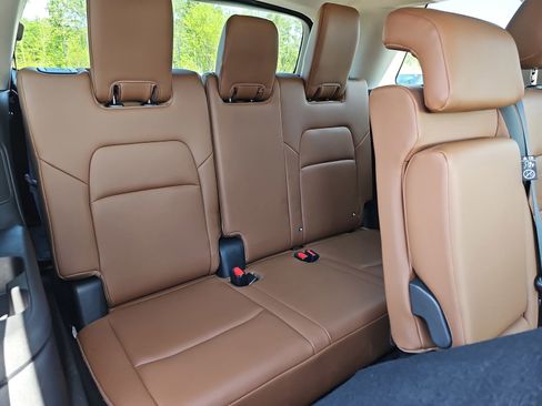 Used 2024 Nissan Pathfinder Platinum w/ Cargo Package FWD image 12