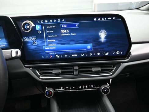 Used 2024 Chevrolet Equinox EV RS FWD image 10
