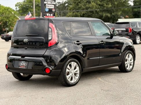 Used 2016 Kia Soul + w/ Primo Package FWD image 9