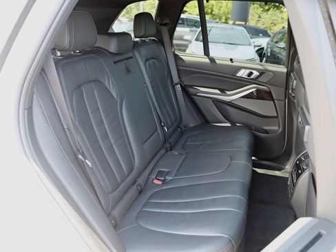 Used 2019 BMW X5 xDrive40i w/ M Sport Package AWD/4WD image 37
