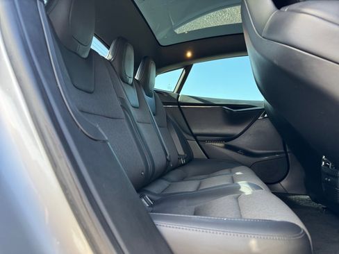 Used 2018 Tesla Model S 75D image 19