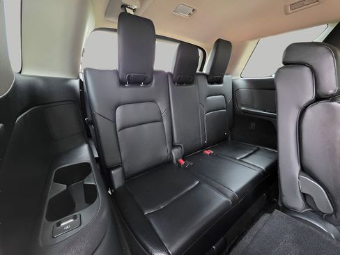 Used 2024 Nissan Pathfinder SL AWD/4WD image 8