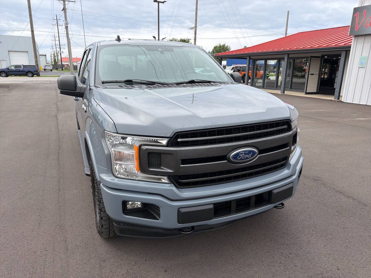 Used 2019 Ford F150 XLT w/ Equipment Group 302A Luxury AWD/4WD image 3