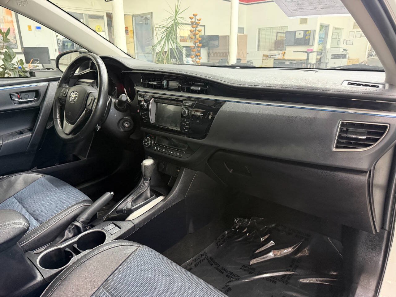 Used 2016 Toyota Corolla S FWD image 19