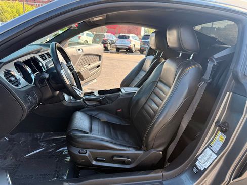 Used 2010 Ford Mustang GT RWD image 9