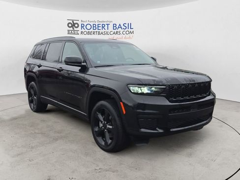 Used 2024 Jeep Grand Cherokee L Altitude image 7