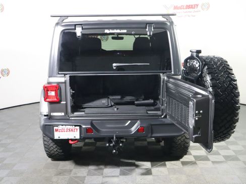 Used 2018 Jeep Wrangler Unlimited Rubicon w/ LED Lighting Group AWD/4WD image 10