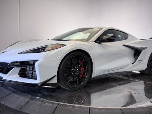 Used 2024 Chevrolet Corvette Z06 w/ Z07 Performance Package RWD image 21