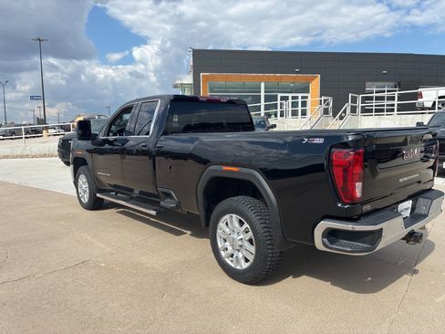 Used 2022 GMC Sierra 3500 SLE w/ SLE Convenience Package image 3