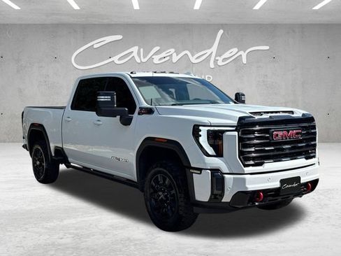 Used 2024 GMC Sierra 2500 AT4 w/ AT4 Premium Plus Package AWD/4WD image 2
