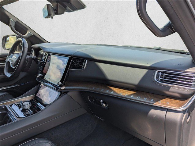Used 2023 Jeep Grand Wagoneer L Series II AWD/4WD image 28