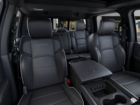 New 2026 RAM 2500 Laramie AWD/4WD image 16