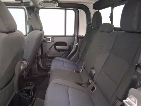 Used 2021 Jeep Gladiator Willys image 18