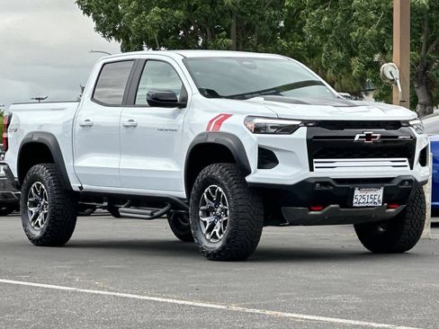 Used 2024 Chevrolet Colorado ZR2 AWD/4WD image 9