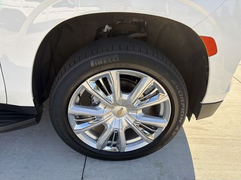 Used 2021 Chevrolet Tahoe High Country AWD/4WD image 13