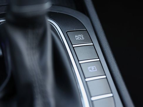 Certified 2025 Hyundai Kona SEL image 31