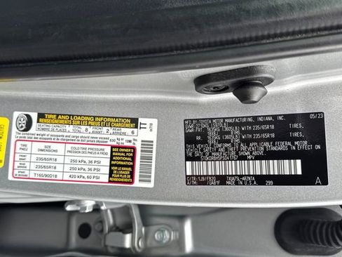 Used 2023 Toyota Highlander LE image 34