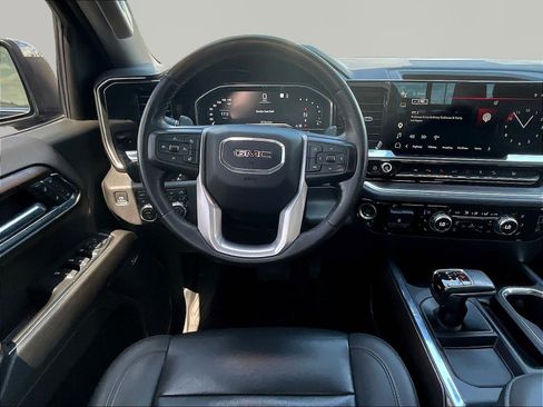 Used 2022 GMC Sierra 1500 SLT w/ SLT Premium Plus Package AWD/4WD image 9