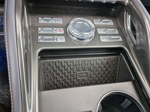 New 2025 Lincoln Nautilus Reserve image 25