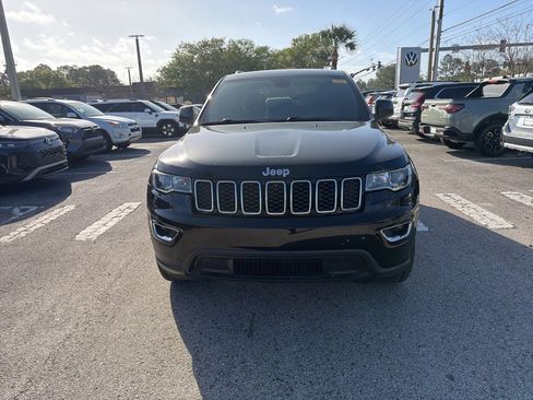 Used 2021 Jeep Grand Cherokee Laredo image 12