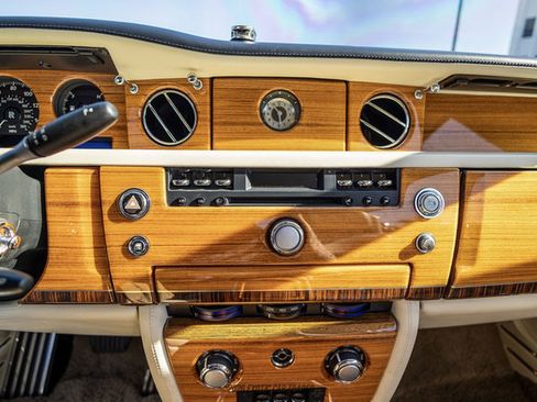 Used 2010 Rolls-Royce Phantom Drophead Coupe RWD image 36