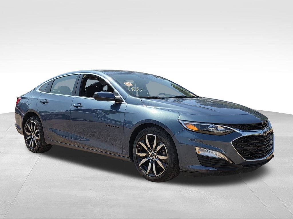 Used 2025 Chevrolet Malibu RS FWD image 4