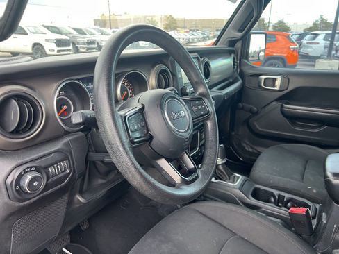 Used 2018 Jeep Wrangler Unlimited Sport image 26