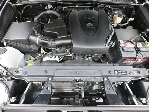 Used 2017 Toyota Tacoma TRD Sport w/ Tow Package image 48