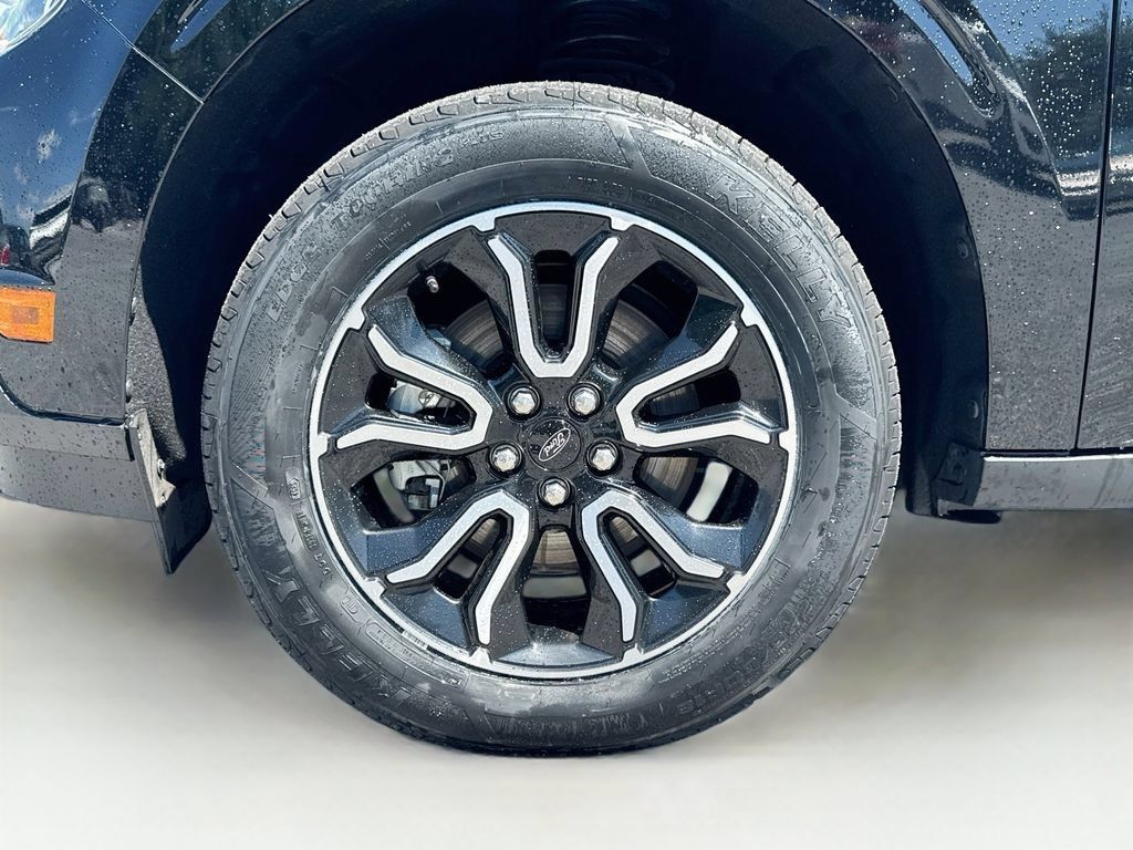 Used 2024 Ford Maverick Lariat w/ 4K Tow Package AWD/4WD image 32