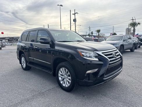 Used 2018 Lexus GX 460 image 3